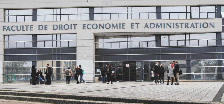 Façade de la faculté de droit, économie et administration de Metz