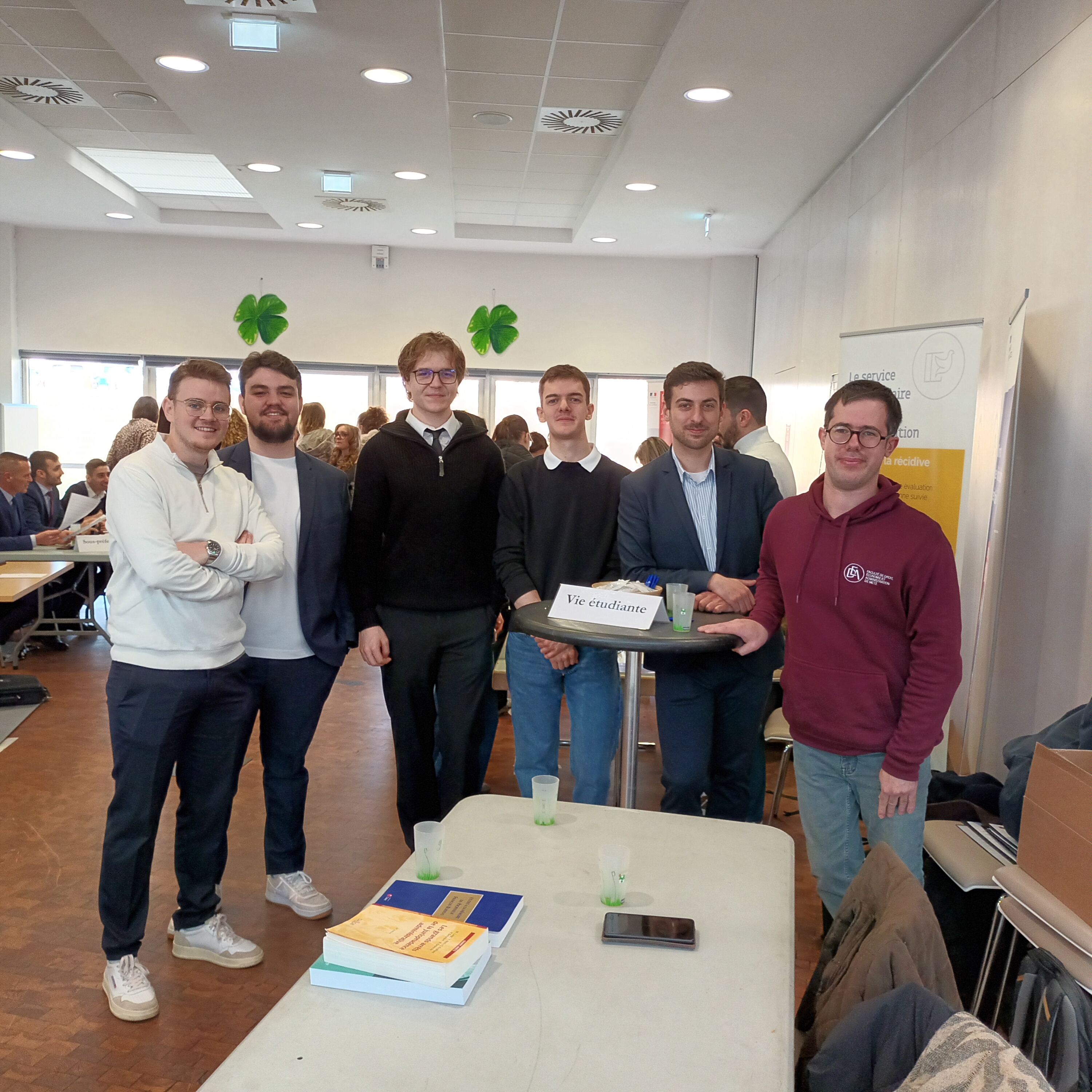 Les étudiants de la faculté de droit présents pour présenter leur formation